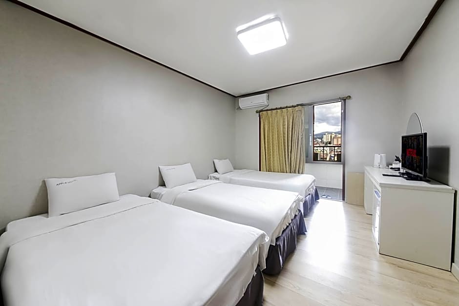 Apple Hotel