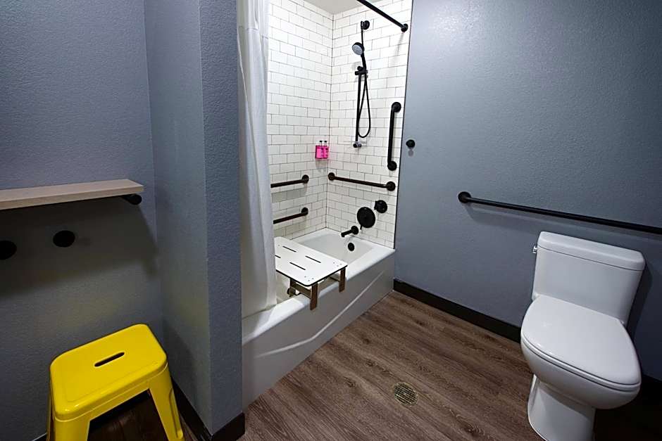 Moxy by Marriott New Orleans Downtown/French Quarter Area