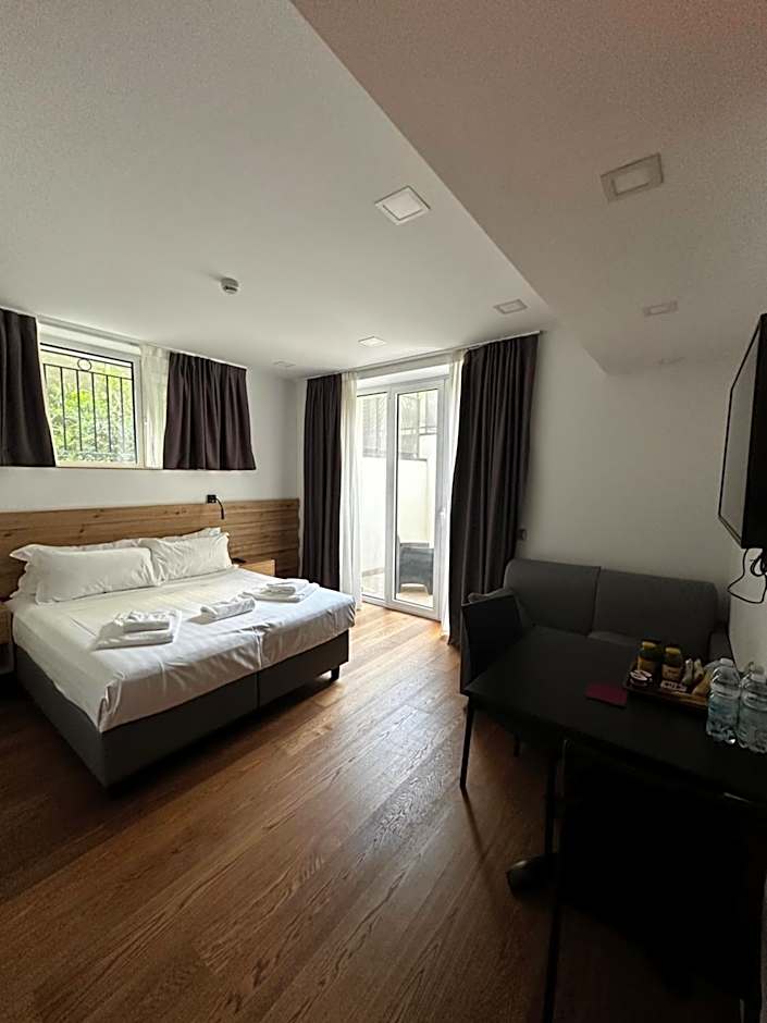 GRANDI 32 Boutique Residence