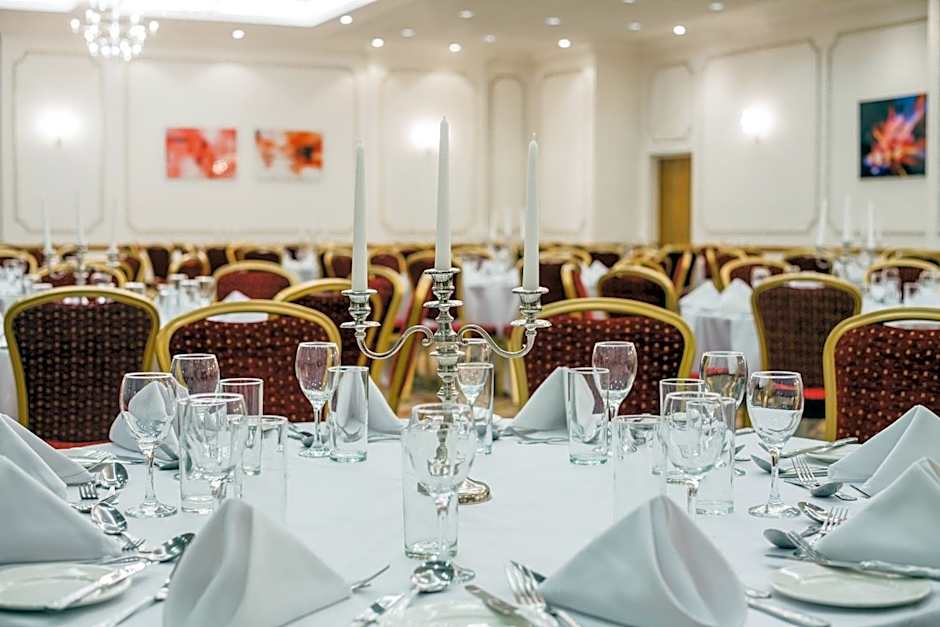 Bristol Grand Hotel By Sunday