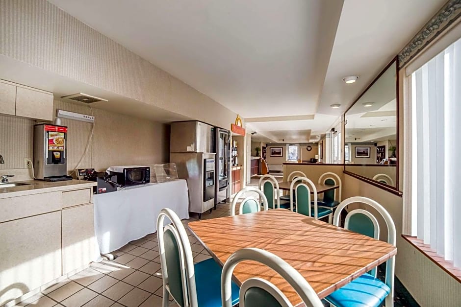 Rodeway Inn & Suites