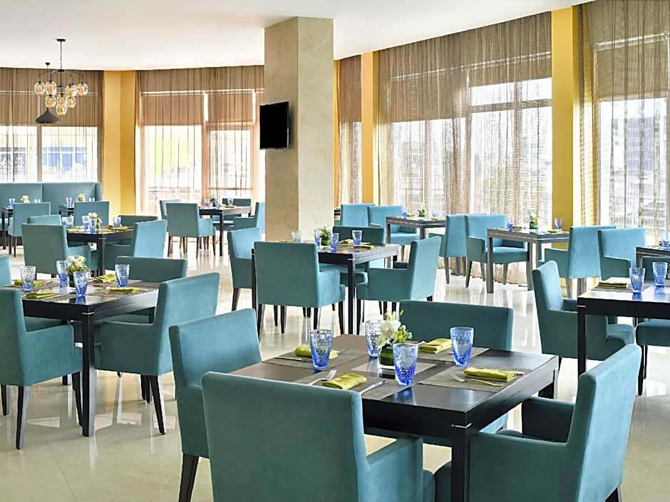 Movenpick Hotel Jumeirah Lakes Towers