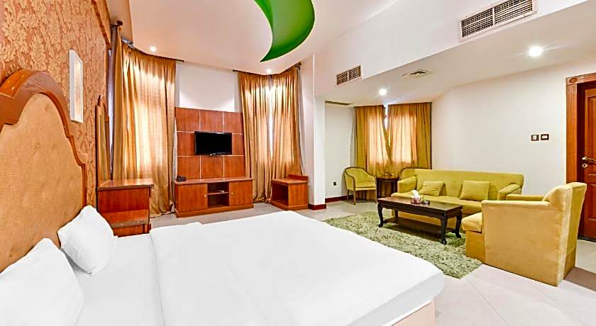 OYO 118 Revira Hotel