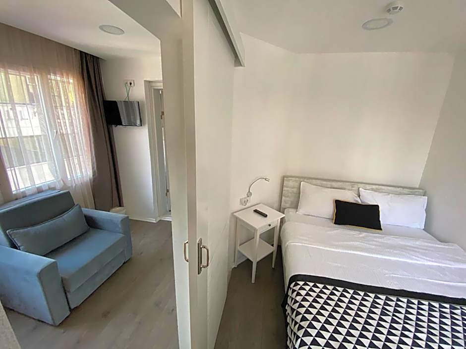 Piano Hotel