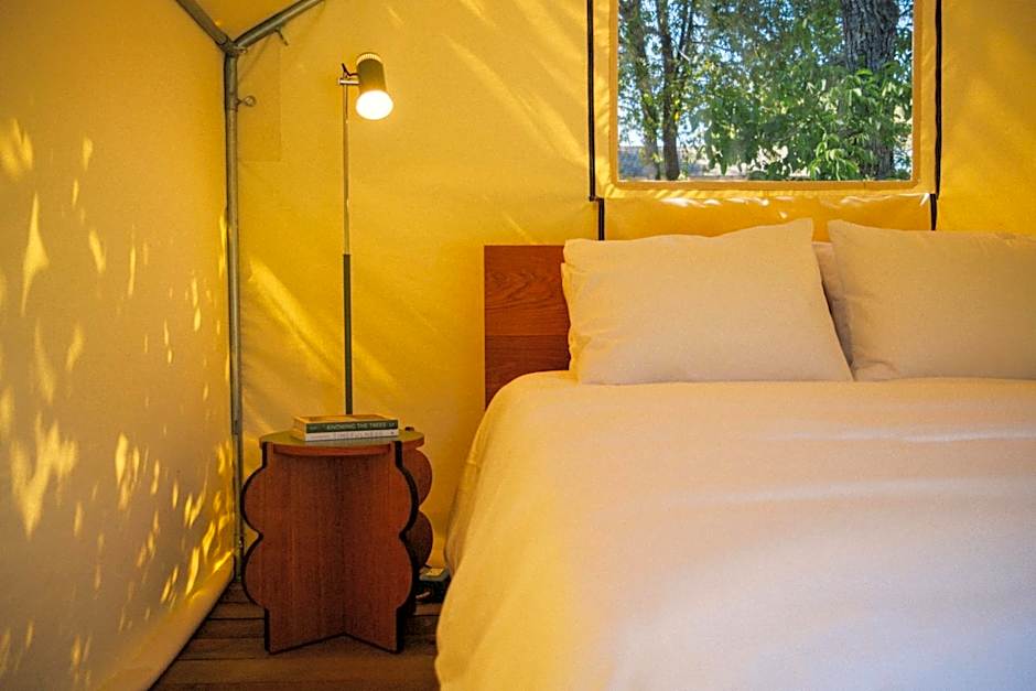 Johnson's Beach Cabins and Campground