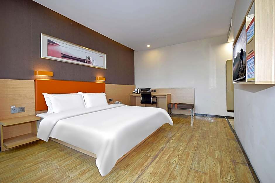 7 Days Premium Chongqing West Station