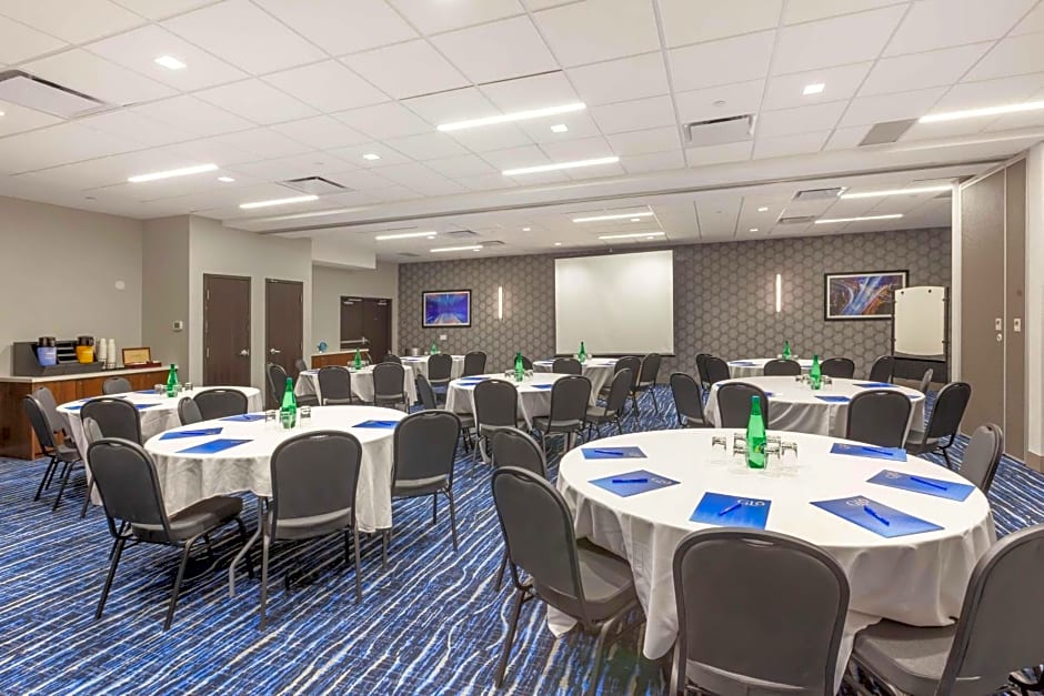 GLo Best Western Mississauga Corporate Centre