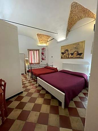 Quadruple Room with Private Bathroom