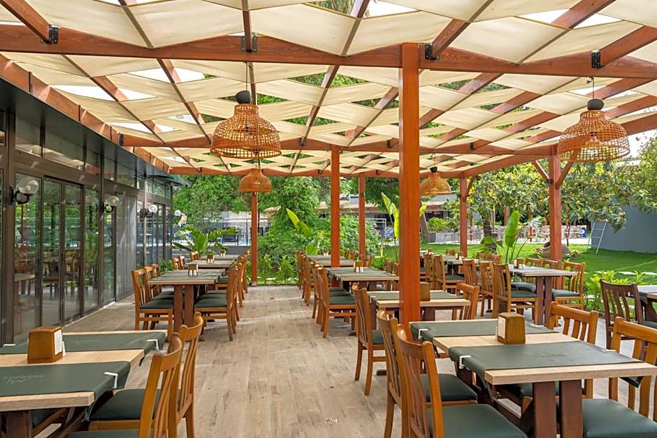 Marbel Hotel by PalmWings