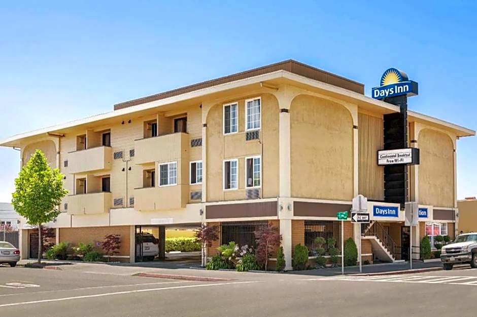 Days Inn by Wyndham Eureka CA