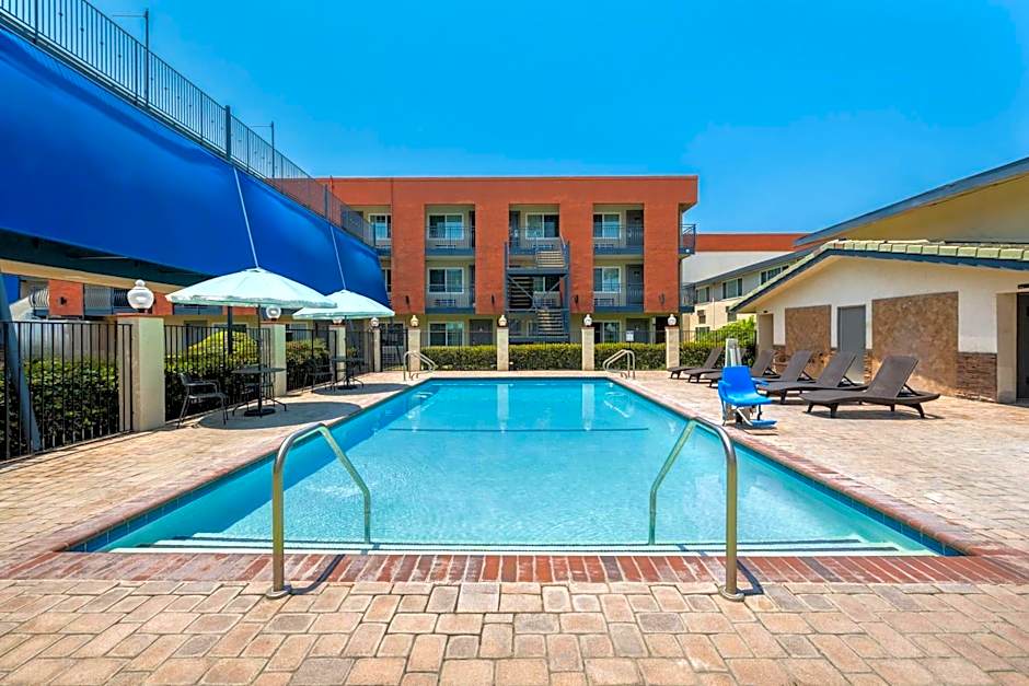 Travelodge Inn & Suites by Wyndham Anaheim on Disneyland Dr