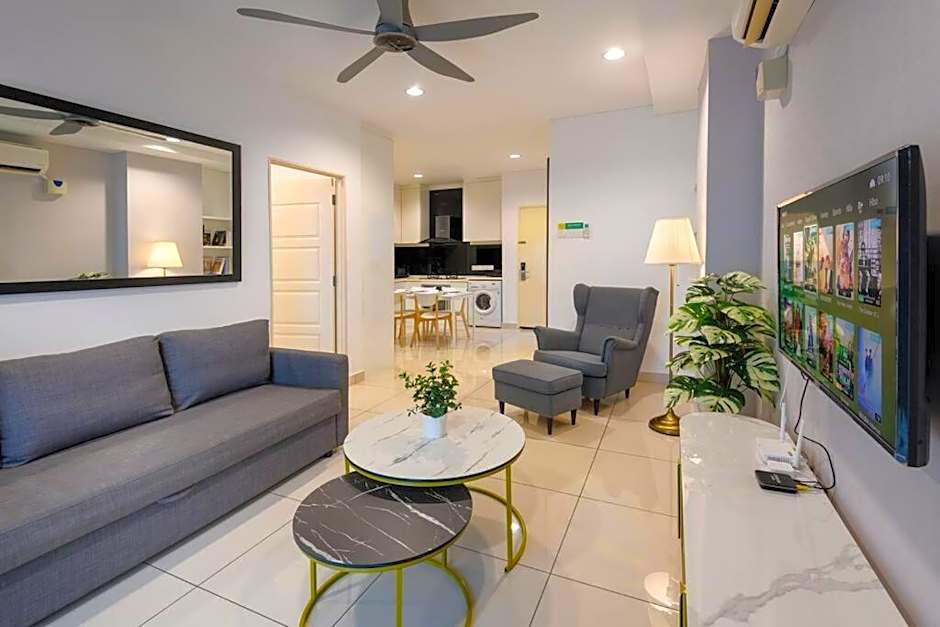 2R2B Seaview Serenity 1 to 8pax Gurney Mansion One