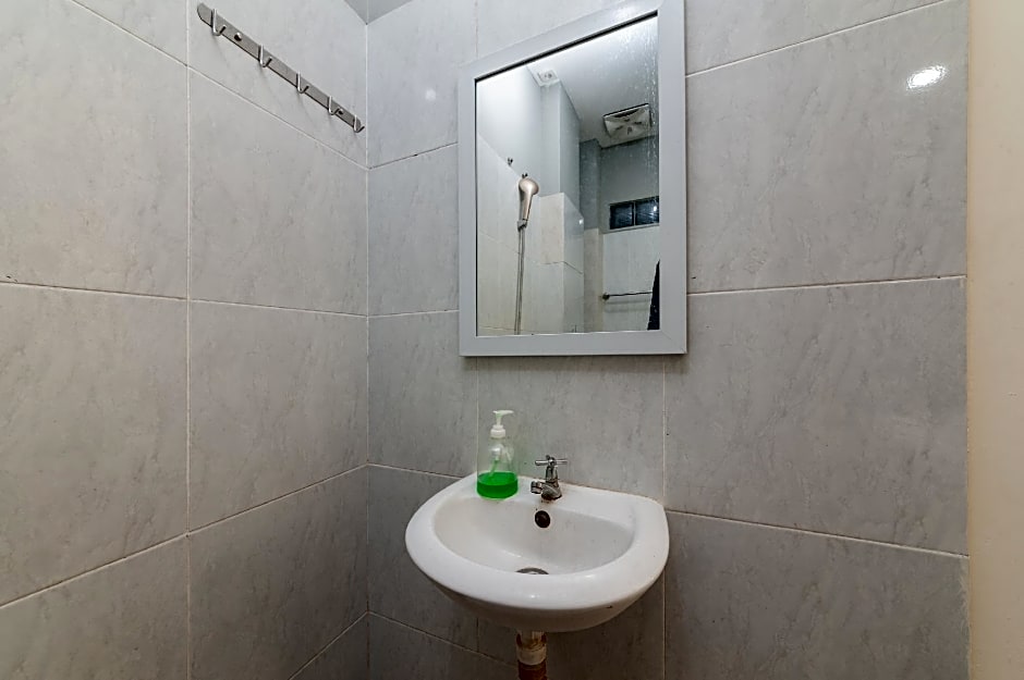 Urbanview Hotel Ellegan Residence Alam Sutera Serpong