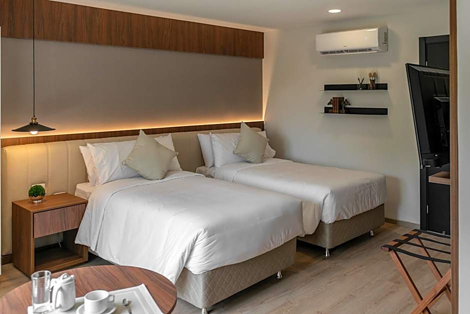 Five Hotel