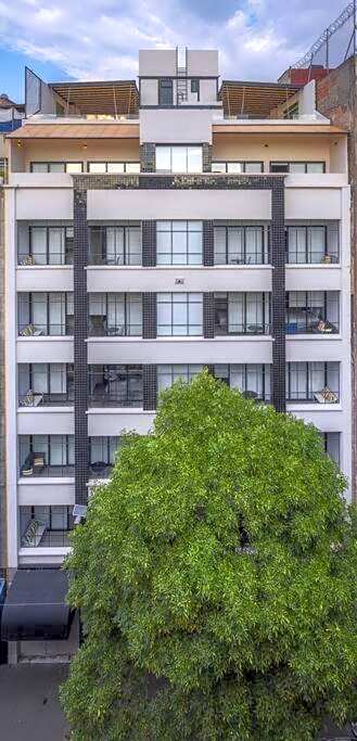 P402 Private balcony Apt 3Bdrm 2bth AC Rooftop