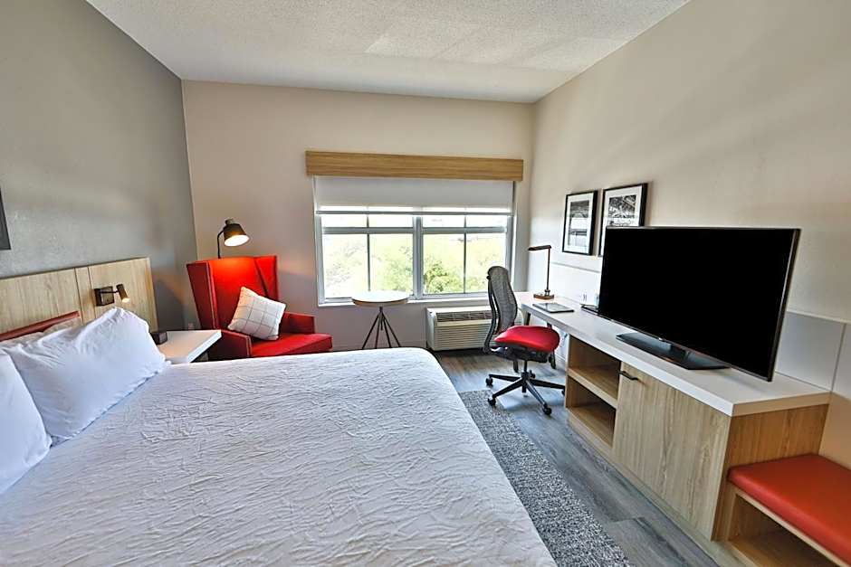 Photo 1 of 4 of 1 King Bed