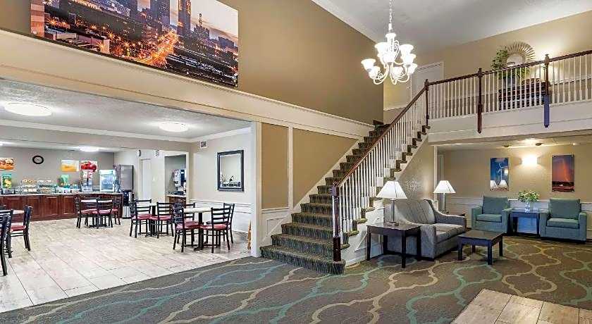 Quality Inn & Suites Des Moines - Merle Hay Road