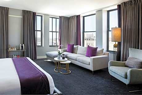 Large King Room with City View