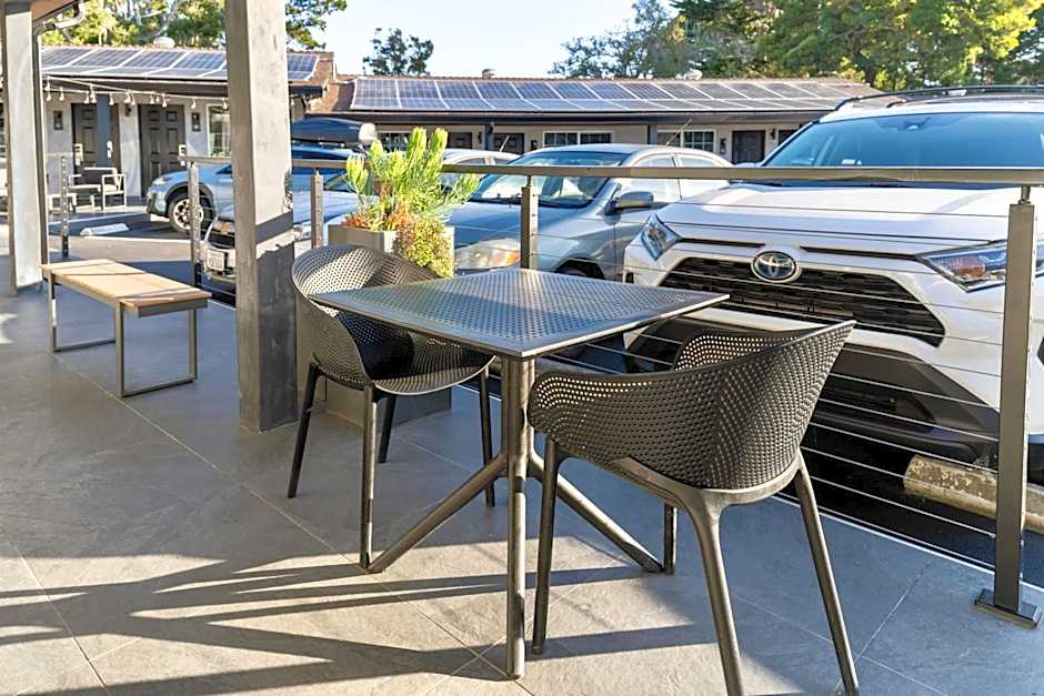 Monterey Surf Inn