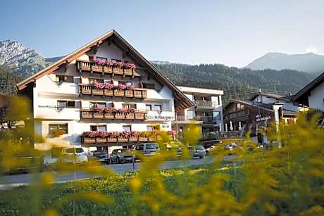 Hotel Die Arlbergerin - Tiroler Gemütlichkeit & Design