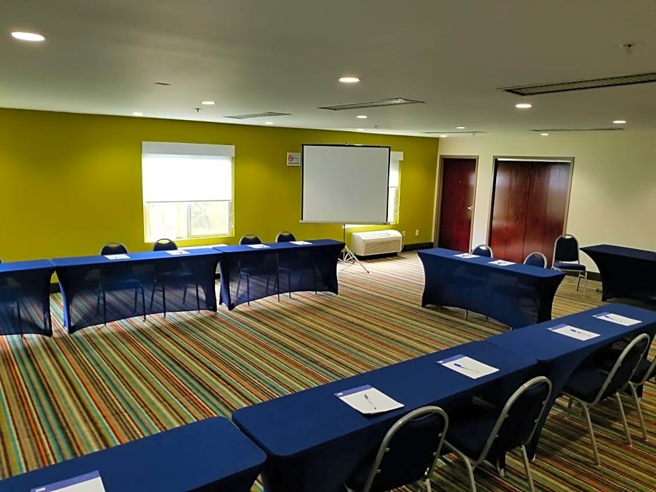 Holiday Inn Express Hotel & Suites Mebane, an IHG Hotel