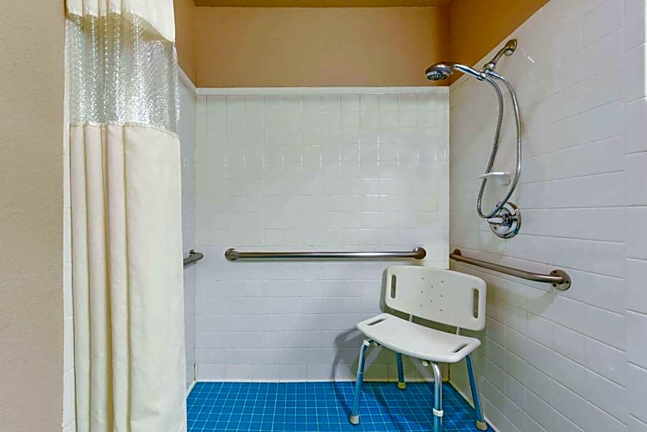 Days Inn by Wyndham Granbury