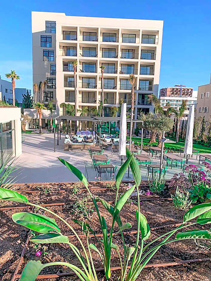 Mac Paradiso Garden Hotel