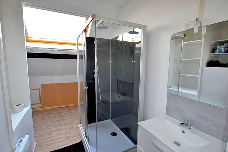 Capstay famars & Netflix