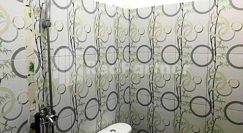 LH101 Guest House Syariah near Makam Sunan Bonang RedPartner