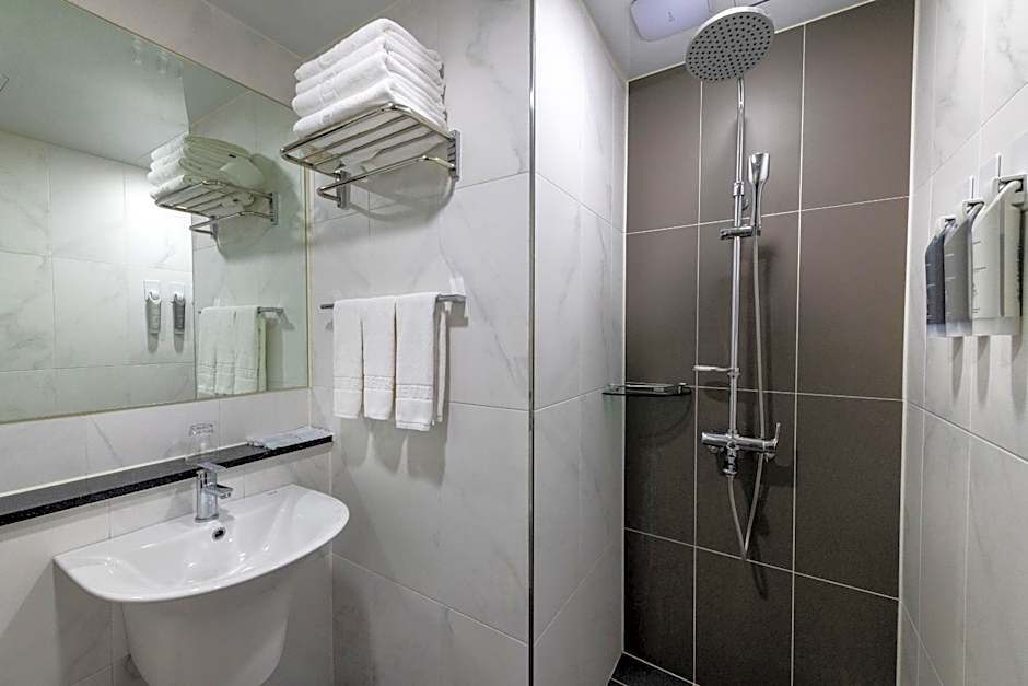 The Triny Urban Suites