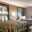 Super 8 by Wyndham Indianapolis Emerson