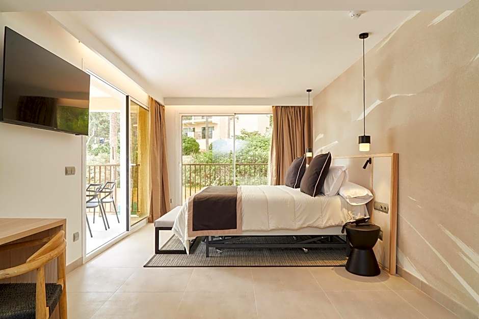 Invisa Hotel Club Cala Blanca