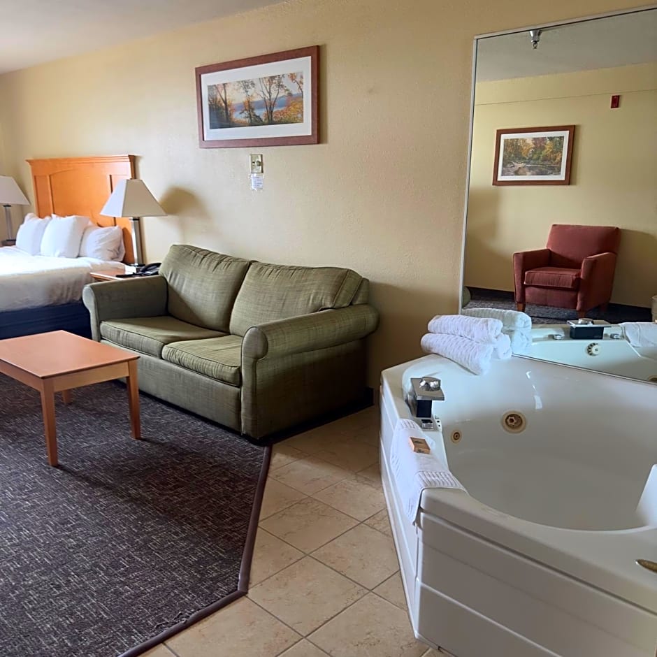 Duluth Inn & Suites Near Spirit Mountain