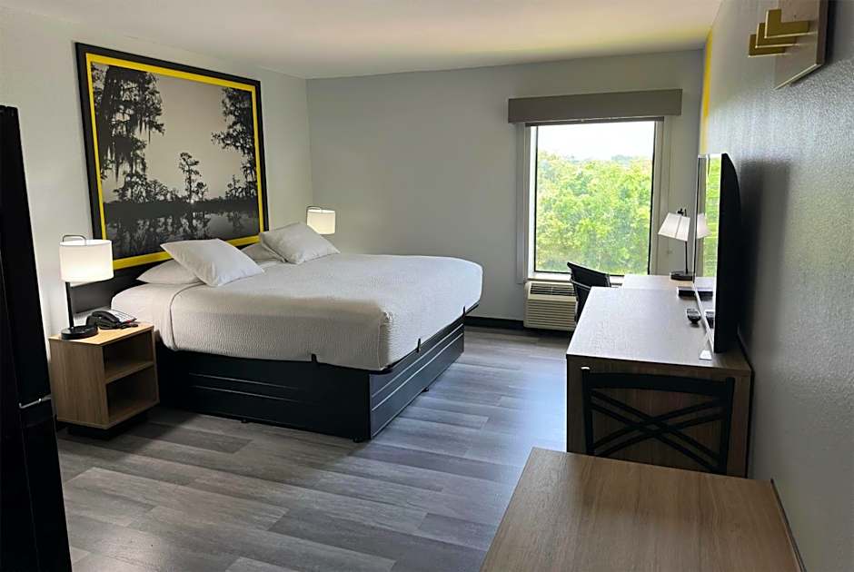 Super 8 by Wyndham Alexandria LA