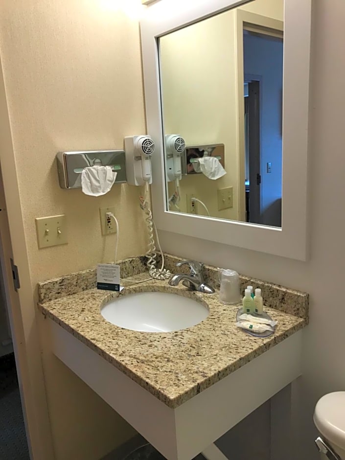 Quality Inn & Suites Prestonsburg next to Mountain Arts Center