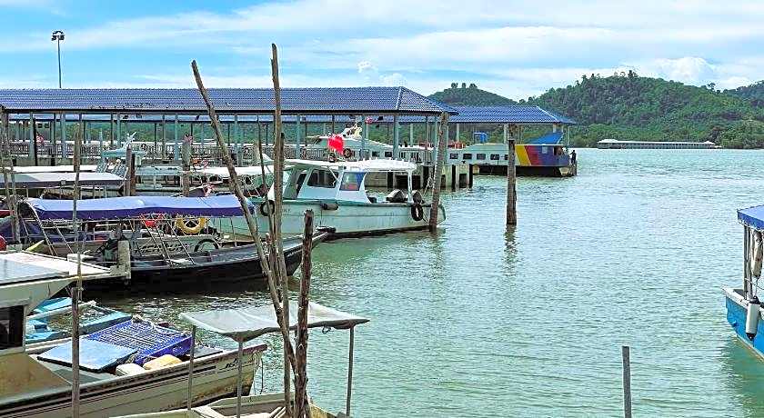 Dindings Pantai Desair Apartment By DPD