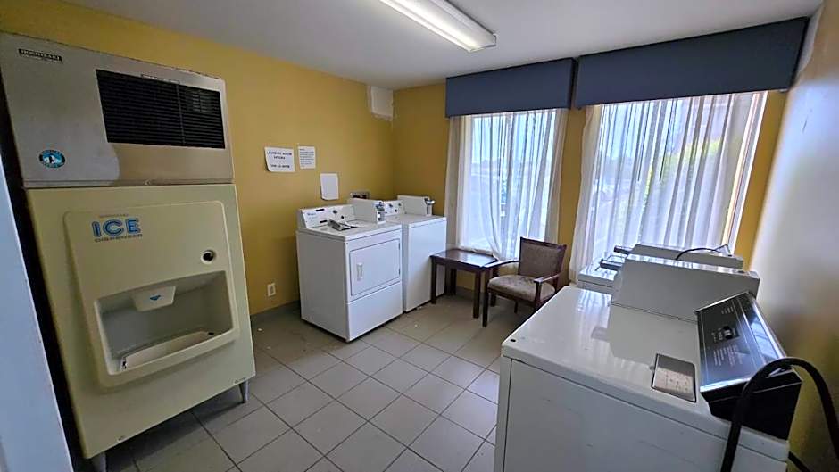 Copley Inn & Suites By OYO Akron OH