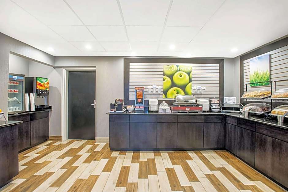 La Quinta Inn & Suites by Wyndham DC Metro Capitol Beltway