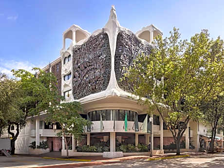 Mayfair House Hotel & Garden