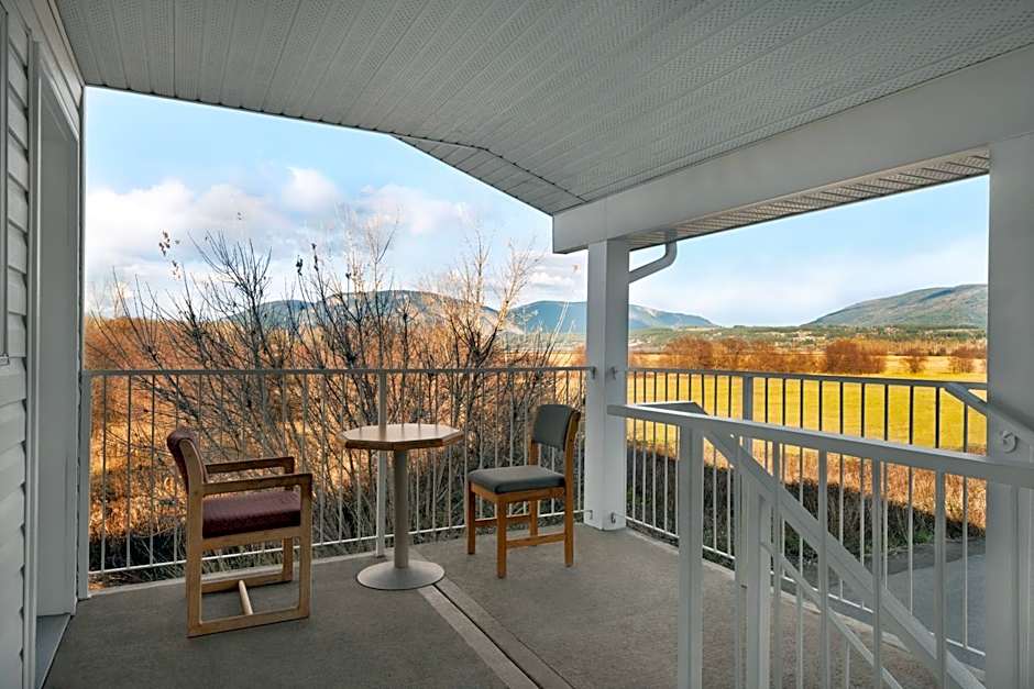 Travelodge by Wyndham Salmon Arm BC