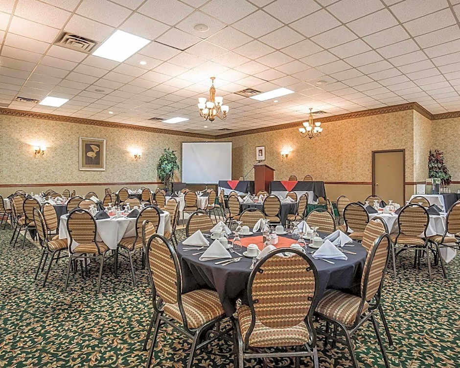 Quality Inn & Conference Centre Red Deer - 50th Avenue