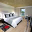Oh! The Urban Oasis - Adults only