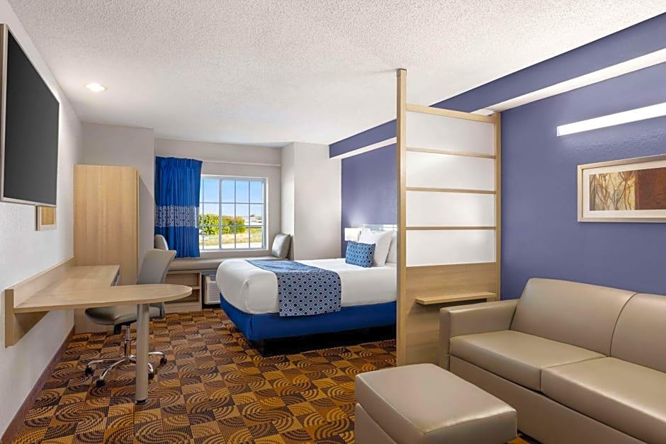 Microtel Inn & Suites By Wyndham Lincoln