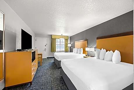Queen Room with Two Queen Beds - Non-Smoking
