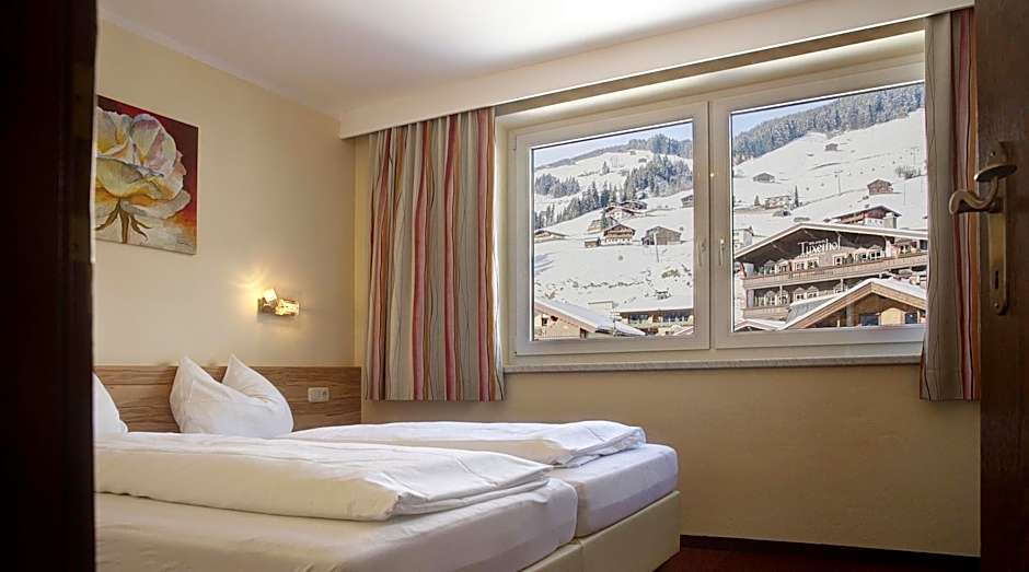 Aparthotel Dorfplatzl Garni