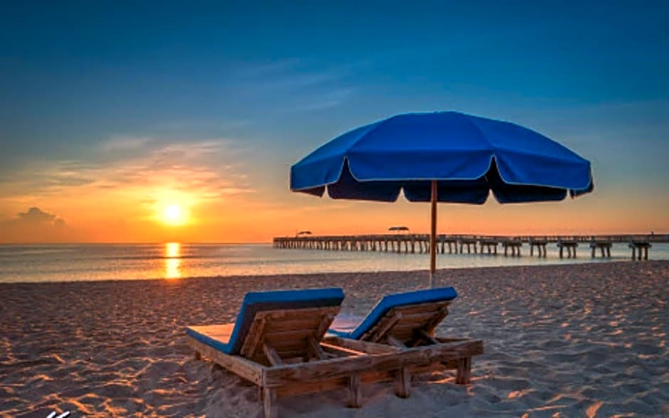 Holiday Inn Express & Suites VA Beach Oceanfront by IHG