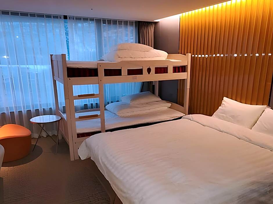 Traum Valley Hotel - formerly jeongseon intoraon hotel