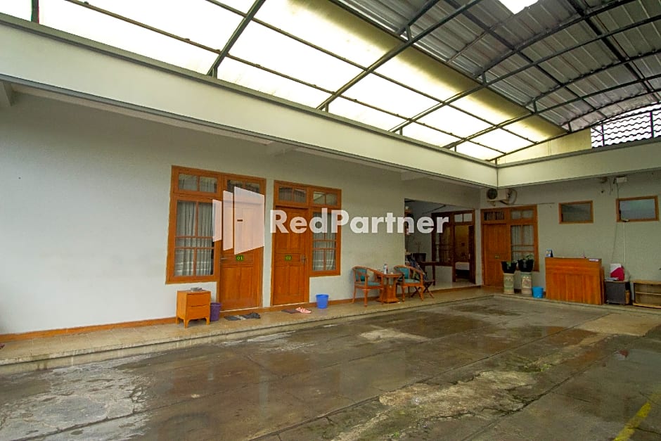 De Kost Solo Mitra RedDoorz