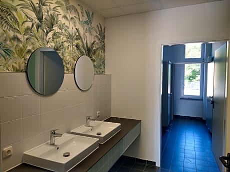 Bed in 4-Bed Dorm(Mixed sexes) shared bath and kit