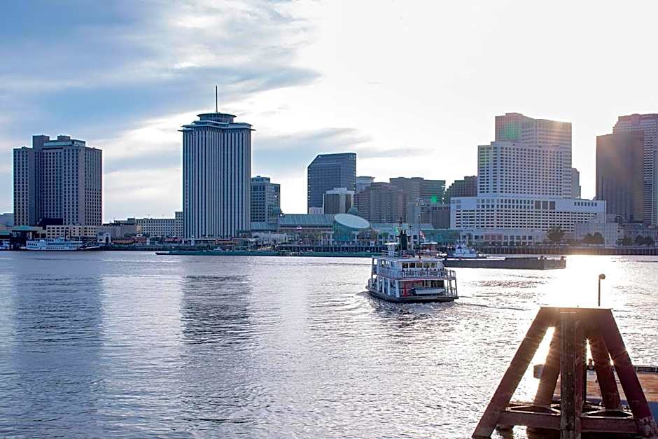 Federal City Inn & Suites